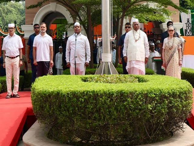 Vande Mataram Row: वंदे मातरम विवाद को लेकर बीजेपी ने सोनिया गांधी के खिलाफ दर्ज कराई पुलिस में शिकायत