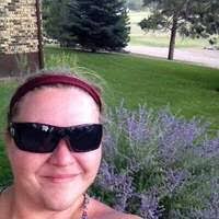 Danielle Schelling's Instagram, Twitter & Facebook