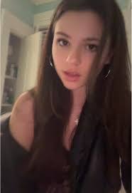 Lindsey Clanton's Instagram, Twitter & Facebook