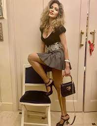 L'ufficializzazione è arrivata durante la diretta di venerdì, da alfonso signorini che ha annunciato l. Maria Monse Instagram Perizoma In Faccia All Obiettivo Senza Pudore Ma Sempre Un Monumento