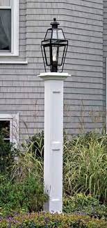 34 Stunning Outdoor Lamp Posts For Front Yards Decor Pimphomee Outdoor Lamp Posts Front Yard Decor Outdoor Lamp