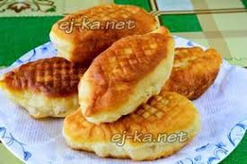 тесто для пирожков с луком и яйцом без дрожжей Bystryj Recept Zharenyh Pirozhkov Bez Drozhzhej Po Nemu Pirozhki Poluchayutsya Vkusnymi Pyshnymi I Myagkimi Kak Puh Testo Russische Gerichte Essen Einfache Gerichte