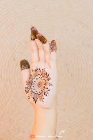 Easy Gol Tikki Girls Favourite Mehndi Design 2020 Easy To Make And Timeless Mehndi Design Tips In 2020 Mehndi Designs Design Mehndi