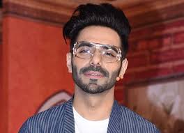 Interview rajkummar rao aparshakti khurana stree aur batao. Aparshakti Khurana Dances On High Heels While Wearing His Wife S Heels On Arjun Kapoor S Demand Bollywoodbio Sweden