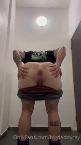 Bigdaddyrey Exhibitionist King - Gay Porn Cumshot