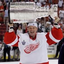 Shared with chris osgood the williams jennings memorial trophy, 2008. Red Wings Goalie Dominik Hasek Retires Following Cup Triumph The Hockey News On Sports Illustrated