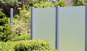 Aus einscheibensicherheitsglas (esg) gefertigt, sind moderne sichtschutzssysteme witterungsbeständig und sehr robust. Sichtschutzzaun Glas 120 X 180 X 0 8cm Satiniert Handelskontor Onlineshop