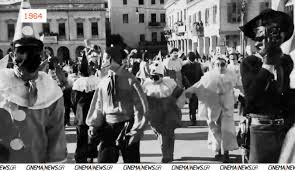 Φυσικά δεν πρόκειται για την κινηματογραφική επιτυχία της νία βαρντάλος, αλλά για μια ασπρόμαυρη ελληνική ταινία του 1964 με την ξένια καλογεροπούλου και τον γιώργο κωνσταντίνου. Thanassis Op Twitter To Gamos Ala Ellhnika Exei Epipleon A3ia Giati S Ayto Exoyn Enswmatw8ei Kai Plana Apo Thn Apokriatikh Parelash Ths Patras An Anagnwrizw Swsta Ta Kthria 5 Https T Co 9wgp43dm6b