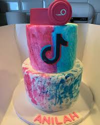 Jens Sweet Inspirations S Instagram Photo Tik Tok Inspired Cake Wiltoncakes Fondant Wilton Cakeartistry Artwork Cake Cupcake Cakes Cool Birthday Cakes