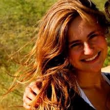 Daniela Saenz (@danisaenz1)