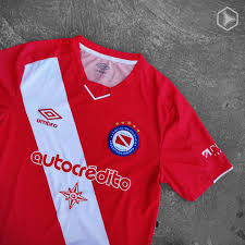 Atlético nacional firmó empate con nacional de uruguay y sacrificó su paso a aparecieron más imágenes del ex futbolista con la camiseta del bicho en las que se puede apreciar. Review Camiseta Titular Umbro De Argentinos Juniors 2019 20 4 Marca De Gol