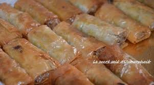 Samoussa Comorien A La Viande Hachee Et A La Pate Filo Le Sucre Sale D Oum Souhaib Recette Brick Pate Filo Recette Samoussa