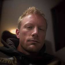 Let's talk? Friends? Lmao 🤣