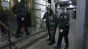 Richmond Hill Standoff Ends With 5 Hostages Released 2 Men In Custody Abc7 New York