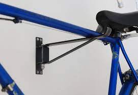 鉄のフラットバーで作られたフックです 表面の黒皮の表情が自転車の魅力を引き立てます 自転車フック 玄関 内装 自転車 鉄