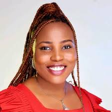 Genius or nah? 🤔 This man was making over $700,000 a year from working 6  different remote jobs at once!!! I think it has to be contractor jobs and  definitely not 6