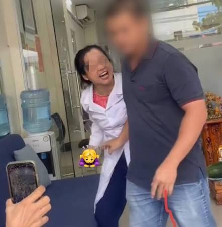 Dừng hoạt động phòng khám nha khoa Tuyết Chinh sau vụ bác sĩ hành hung bệnh  nhân Ngày 8/9, đoàn kiểm tra của Sở Y tế TP.HCM phối hợp với UBND phường