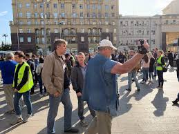 На месте, где сейчас гордо возвышается фигура поэта, застывшая в камне, некогда располагался женский страстной монастырь. Dw Na Russkom On Twitter Pushkinskaya Ploshad 3 Avgusta Moskva Vot Eto Nastoyashee Foto Dnya Potomu Chto