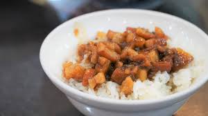 食材, 絞肉 600g (1斤), 乾香菇 10~15朵, 紅蔥頭 12瓣, 熱白飯 想吃幾碗就煮幾碗, 調味料, 醬油 100cc, 五香粉 1小匙, 白胡椒粉 1小匙, 冰糖 1大匙, 味霖 1大匙, 米酒 3大匙, 水 400~500cc. å—é«˜å±è‚‰ç‡¥é£¯äº‚é¬¥ é™³å…¶é‚å—†å°å— é‚„å¥½è€Œå·² ç¶²å‹å¥½è©•å† è»æ›å…‰ ç¶²è·¯äººæ°£è©±é¡Œ Dailyview ç¶²è·¯æº«åº¦è¨ˆ