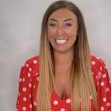 Amy Bellis's Instagram, Twitter & Facebook