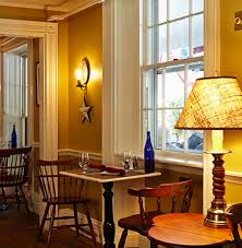 Concordville inn restaurant for an enjoyable experience offering delicious cuisine in a comfortable setting. Concord Ma Hotel Massachusetts Historic Inn Concord S Colonial Inn