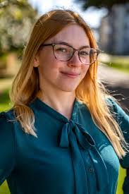 Jennifer Waller's Instagram, Twitter & Facebook