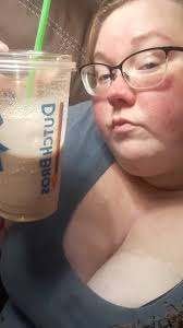 Need a last minute gift ? Swing by Koffee Kat Espresso Bar and check out  all the amazing art and meet one of our artists !