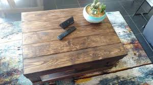 Table Basse Bois Metal Style Industriel Realisee En Bois De Recuperation Fait Main Montee Sur Roulettes Vernis Wenge Pour La Couleur Table Pallet Table Decor