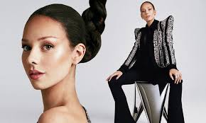 She gained recognition playing the starring role of carla rosón caleruega in the spanish drama series elite. Netflix S Elite Star Ester Exposito Lands Her First Us Magazine Cover As She Graces Bello In Balmain Daily Mail Online