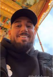 Leyla und Mike: Spaß auf dem Karussell