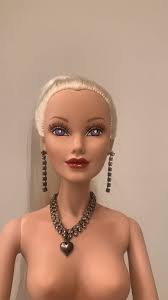 Muñeca porcelana colección Sandra Bilotto de segunda mano por 120 EUR en  Donostia-San Sebastián en WALLAPOP