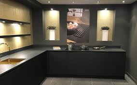 keller keuken evia bent u opzoek naar een excentrieke keuken bekijk dan onze zwarte keller keuken evia met gouden keukendet gouden keuken keuken keuken zwart