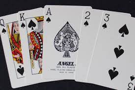 Se juega con una baraja inglesa de 52 cartas, no pudiendo emplearse comodines. Continental Juego Wikipedia La Enciclopedia Libre