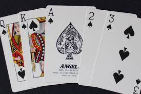 El continental es un juego de cartas al que se juega con dos (o más) barajas inglesas y en el que hay que hacer diferentes combinaciones, como ocurre en puede serte útil pensar que una carta informal es aquella que no es probable que se utilice con fines legales o vaya a ser guardada en un archivo. Continental Juego Wikipedia La Enciclopedia Libre