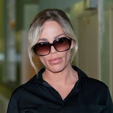 Still dating her boyfriend romulo kuranyi? Gina Lisa Lohfink Politiker Setzen Sich Fur Sie Ein Gala De