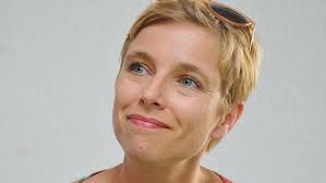 EXCLU. Clémentine Autain : ses rares confidences sur son compagnon - Closer