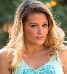 Abby Cross (Actress) Height, Weight, Age, Videos, Photos, Biography,  Boyfriend, Wiki and More