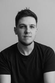 Toby Mitchell (International Commercial Photographer) > Creative Arts >  Alumni