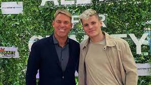 'i always thought i was letting australia down': Shane Warne S Son Shows Off Incredible Physique While Hilariously Body Shaming His Legendary Old Man Wyza