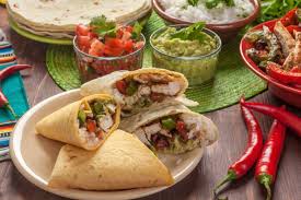 Prueba este delicioso bol de burrito de pollo y dale un toque de color a tu plato. Ricette Dal Mondo Burritos Con Pollo E Peperoni Viagginews Com