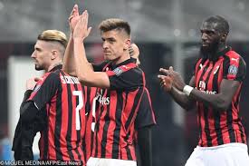 Krzysztof piatek of ac milan celebrates after scoring a gaol during the serie a football match between ac milan and cagliari calcio. Krzysztof Piatek Jest Lepszy Od Legend Ac Milan Jego Wartosc Sie Podwoila Super Express