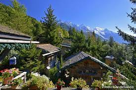 Vous pouvez louer à la nuitée une chambre, une suite ou un chalet et profiter des jacuzzis privatifs. Hotel Les Chalets De Philippe Chamonix Site Officiel