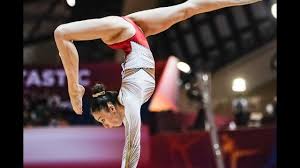 Niet met het verwachte goud op de brug dat haar haast niet kon ontsnappen, maar wel met goud op de balk. Nina Derwael Debuts New Uneven Bars Routine 15 150 E And D Score Breakdown Cop 2017 21 Youtube