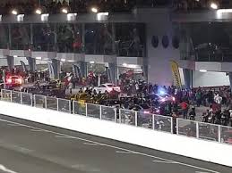 Tawaran diskaun kesalahan trafik yang dilakukan dewan bandaraya kuala lumpur (dbkl) mulai 1 sepanjang bulan lalu, 22,866 notis kompaun trafik dijelaskan pengguna di kaunter bayaran dbkl membabitkan penduduk kuala lumpur boleh mendapat diskaun saman sehingga 8 mac ini. Kadar Khas Kompaun Rm20 Tamat Ahad Ini Dbkl Careta