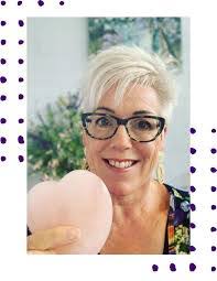 Belinda Holden's Instagram, Twitter & Facebook