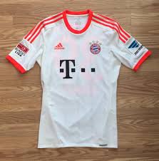 Последние твиты от fc bayern münchen (@fcbayern). Bayern Munich Away Football Shirt 2012 2013 Sponsored By T Mobile