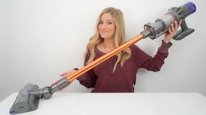 The dyson cyclone v10 absolute is an overall great cordless stick/handheld vacuum. Dyson V10 Absolute Akkusauger Fur 397 80 Inkl Versand Statt