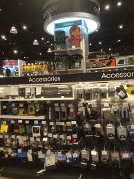 Go Sports Uae Dubai Mall Dubai Outdoors Sport Lifestyle Layout Landscape Visual Merchandising W Dubai Mall Shop Design Outdoor Sleeping Bag
