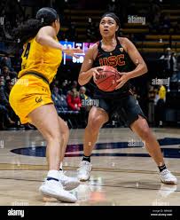 Hass Pavilion Berkeley Calif, USA. 06th Jan, 2019. CA U.S.A. USC guard Mariya  Moore (4) takes a shots during the NCAA Women's Basketball game between USC  Trojans and the California Golden Bears