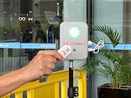 With the new #safeentry gateway box #safeentry works by scanning a qr code with your smartphone. Contactless Detection Of Tracetogether Token App In Selected Venues From Apr 19 Mothership Sg News From Singapore Asia And Around The World